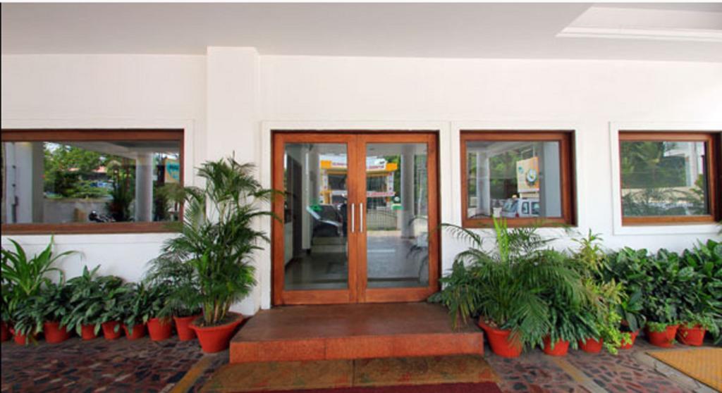 Abad Metro Hotel Kochi Exterior photo